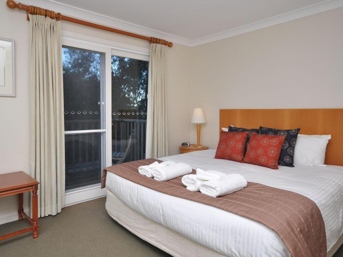 Villa 3Br Vista Villa Located Within Cypress Lakes Resort Pokolbin Exterior foto